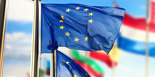 Phó chủ tịch Quốc hội Italy tháo cờ EU